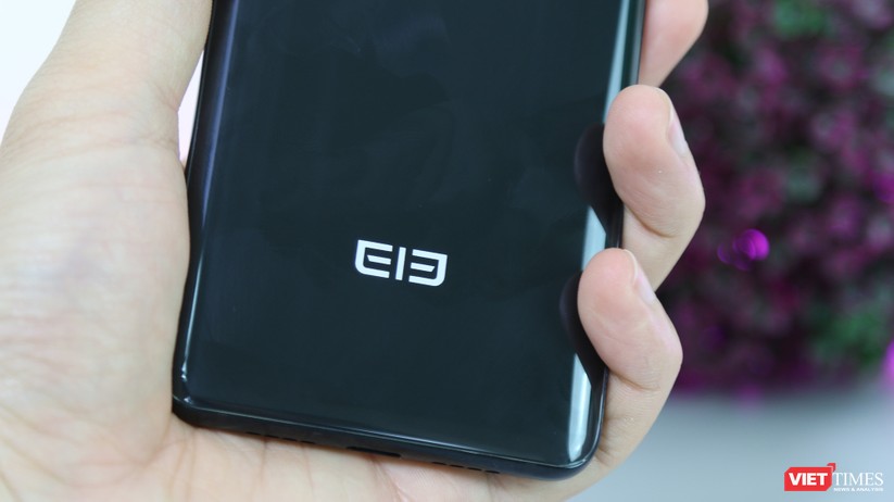 Trên tay smartphone Trung Quốc cao cấp giống Galaxy S9+ ảnh 10