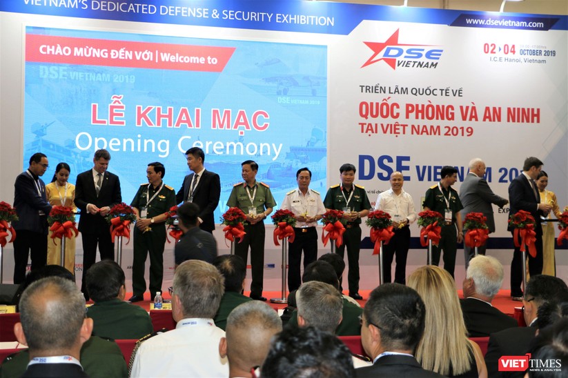 Chiêm ngưỡng hàng trăm trang thiết bị quân sự hiện đại xuất hiện tại Triển lãm Quốc tế về Quốc phòng và An ninh Việt Nam 2019 ảnh 4