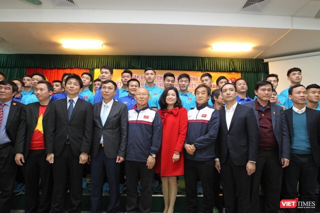 Cam kết đồng hành cùng sức khỏe cầu thủ Việt 