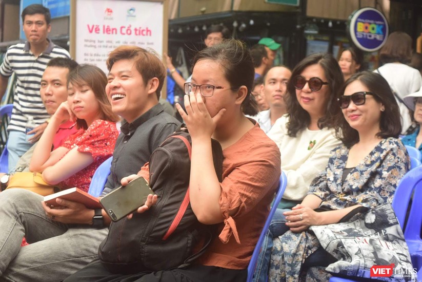 Đạo diễn Việt Linh: “Soi gương bằng người” để sống tử tế ảnh 7