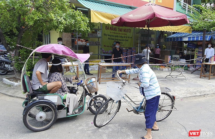 Ảnh: Ấm lòng “chợ thực phẩm 0 đồng” hỗ trợ người dân ở Đà Nẵng ảnh 9
