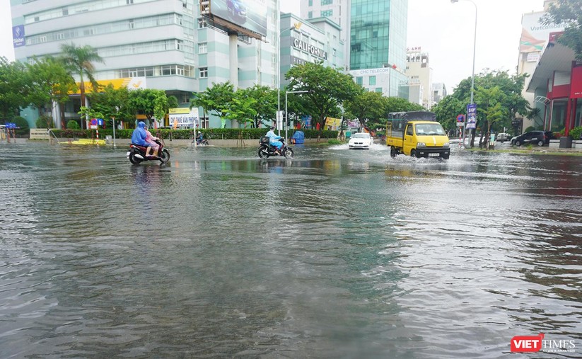 Cập nhật bão số 5 ở Đà Nẵng: Mưa lớn, gió giật mạnh, nhiều tuyến đường ngập nặng ảnh 7