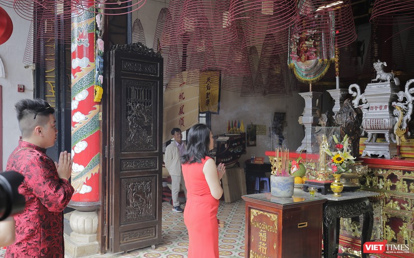 Ảnh: Hội An rộn ràng sắc xuân trong ngày đầu năm mới ảnh 23