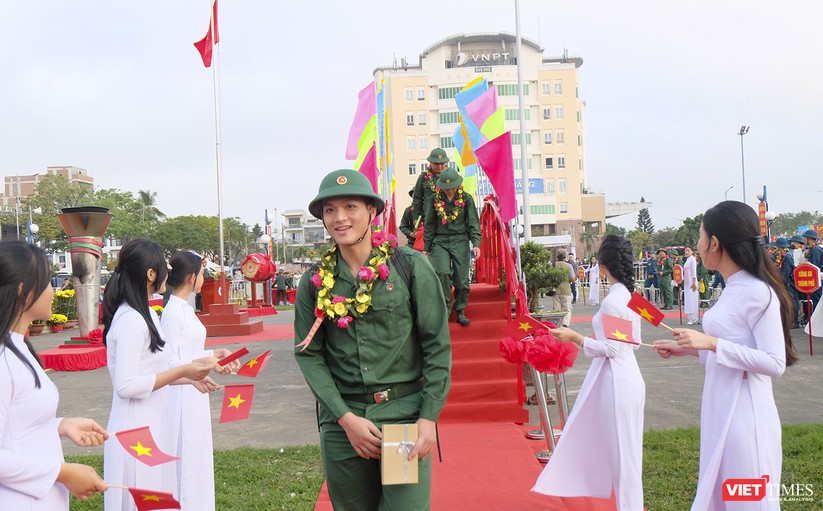 Ảnh: Xúc động lễ giao quân Đà Nẵng năm 2023 ảnh 8