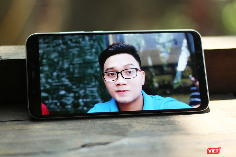Mở hộp Xiaomi Mi 8 mới về Việt Nam: ấn tượng với ảnh chụp xóa phông từ camera trước! ảnh 19