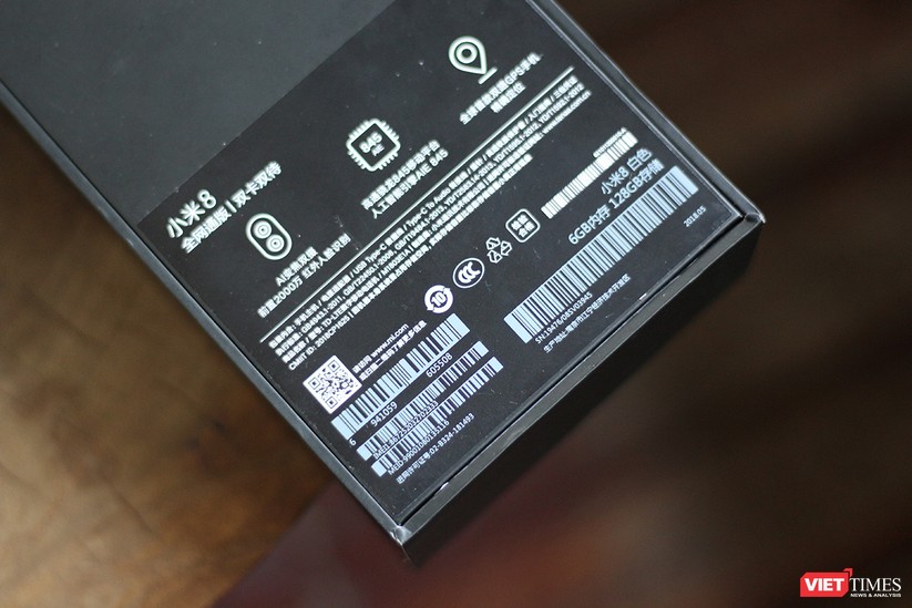 Mở hộp Xiaomi Mi 8 mới về Việt Nam: ấn tượng với ảnh chụp xóa phông từ camera trước! ảnh 4