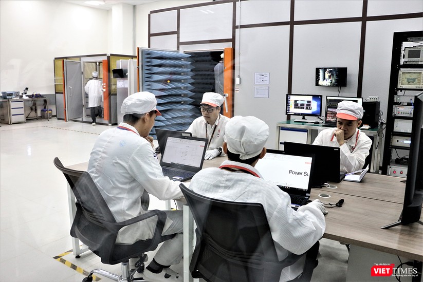 Khám phá nhà máy sản xuất thiết bị điện tử thông minh Vsmart ảnh 9