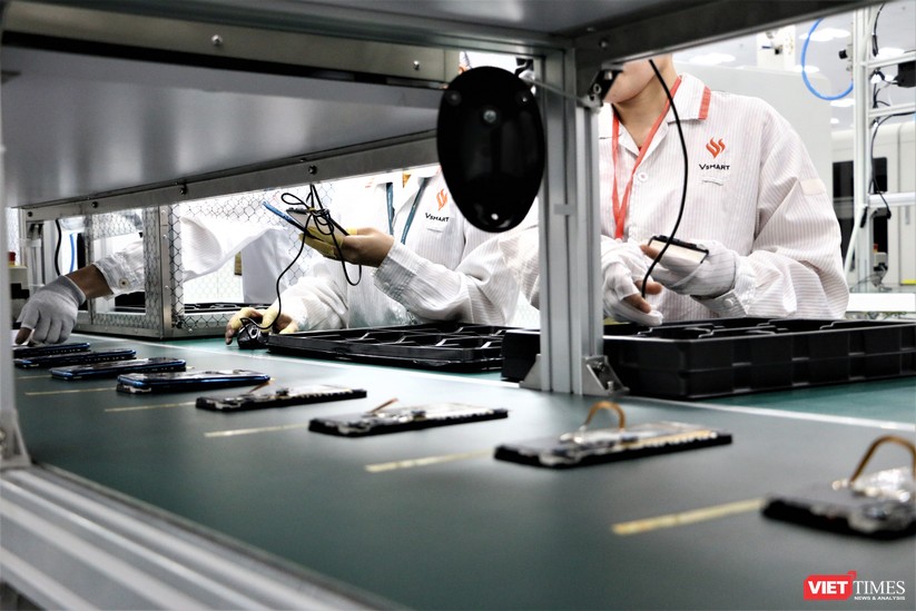 Khám phá nhà máy sản xuất thiết bị điện tử thông minh Vsmart ảnh 21