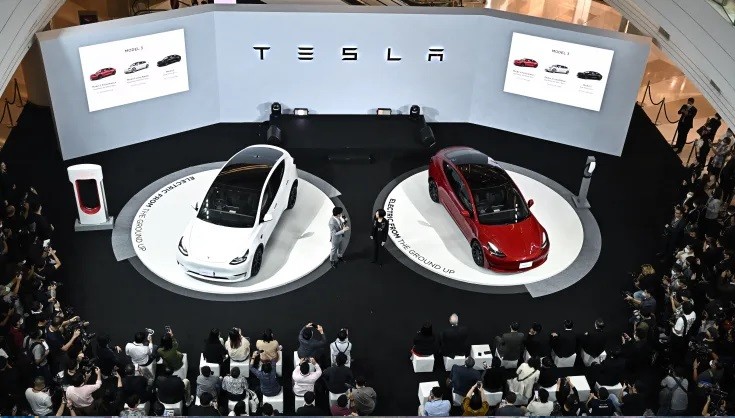 Trung Quốc miễn thuế xe ôtô điện Tesla giảm gần 14000 USD