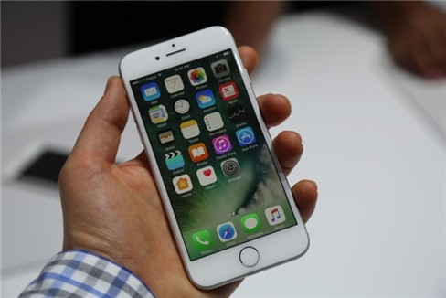 Video: "Soi" cận cảnh iPhone 7 và iPhone 7 Plus ảnh 12