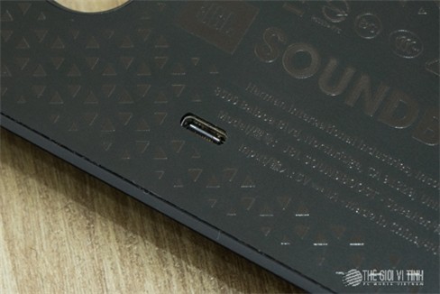 Cận cảnh JBL Soundboost.