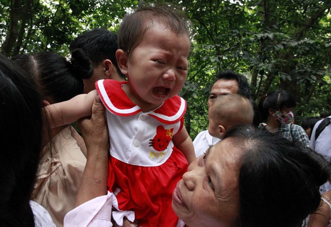Nghẹt thở chen lấn, luồn rừng lên Đền Hùng ảnh 11