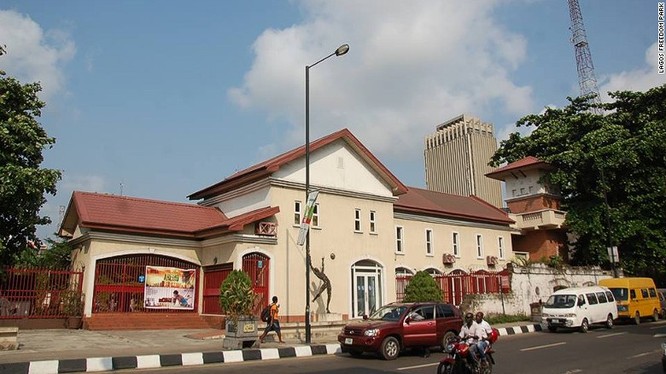 Khi 8 nhà tù khét tiếng biến thành những công trình nghệ thuật nổi tiếng ảnh 8