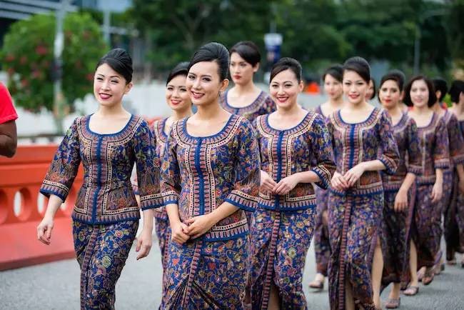 Những nữ tiếp viên hàng không xinh đẹp nhất thế giới ảnh 3