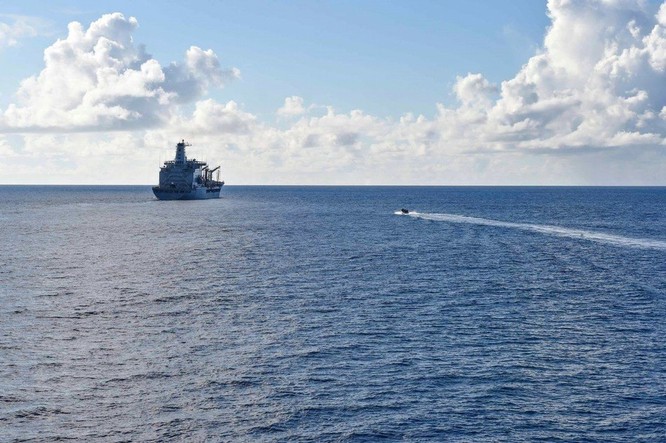 Tàu khu trục USS Lassen Mỹ: Những hình ảnh trực chiến và huấn luyện trên Biển Đông ảnh 9