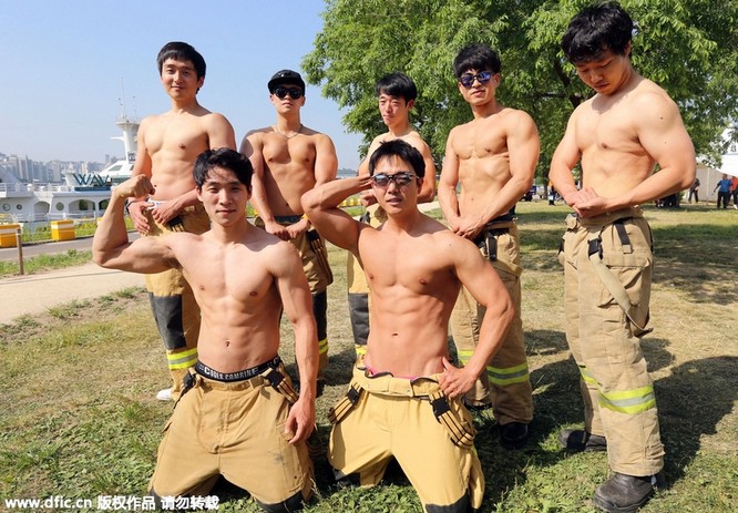 Khỏa thân... không hẳn là làm bậy ảnh 7