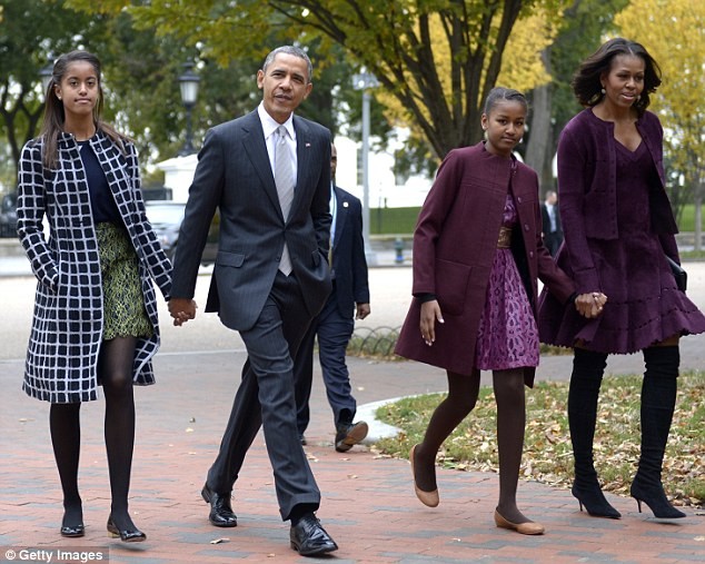 Phong cách thời trang của hai con gái tổng thống Obama sau 8 năm đồng hành cùng cha ảnh 20