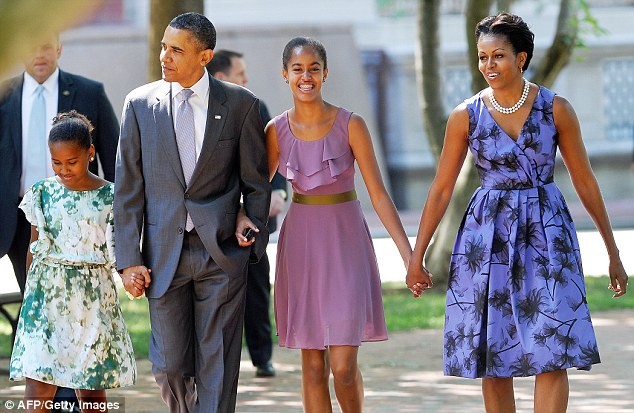 Phong cách thời trang của hai con gái tổng thống Obama sau 8 năm đồng hành cùng cha ảnh 13