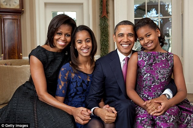 Phong cách thời trang của hai con gái tổng thống Obama sau 8 năm đồng hành cùng cha ảnh 11