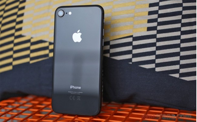 iPhone 7 vượt mặt iPhone 8 về số lượng tiêu thụ ảnh 1