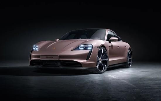 Các hãng xe hơi hạng sang như Porsche và Jaguar gặp khó khi sản xuất xe điện ảnh 1