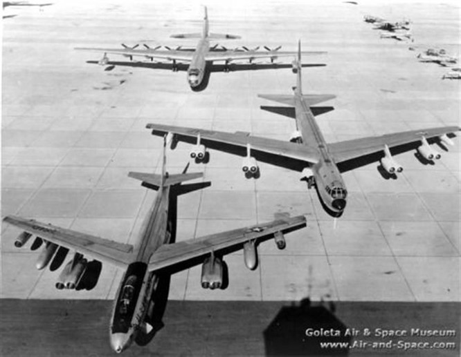 Hồ sơ vũ khí: Không phải B-52 Stratofortress, đây mới là chiếc máy bay ném bom lớn nhất thế giới! ảnh 1