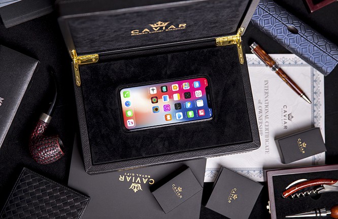 Ngắm iPhone X bằng vàng ròng mừng ông Putin tái đắc cử tổng thống ảnh 1