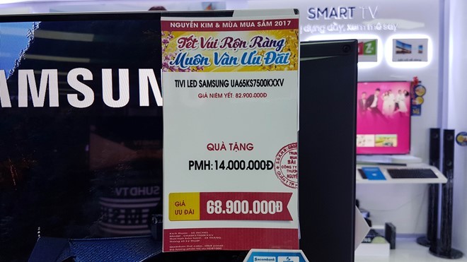 Giảm giá hơn chục triệu đồng, khách hàng ồ ạt lên đời TV ảnh 1