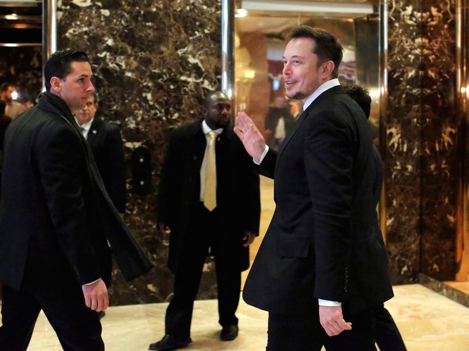 Một ngày “bận rộn đến từng giây” của Elon Musk, chủ hãng xe điện Tesla ảnh 10
