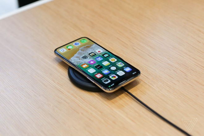 Quen iPhone X di, smartphone Apple tot nhat co gia chi 350 USD hinh anh 1