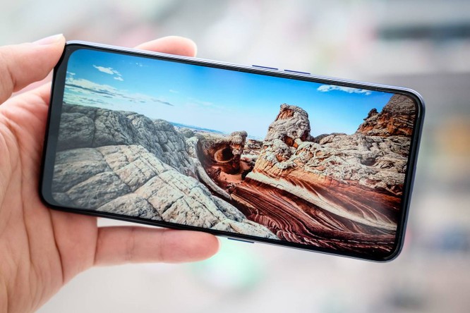 5 smartphone tầm trung có màn hình lớn nửa đầu 2019
