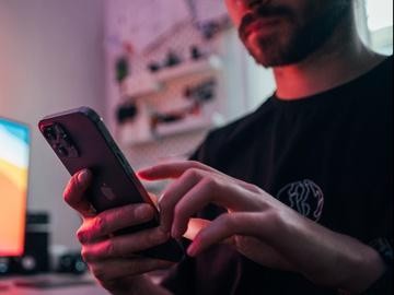 Thủ đoạn hack iPhone khiến Apple bó tay ảnh 1
