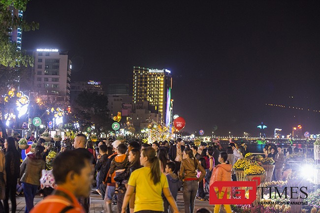 VietTimes, Tết cổ truyền, Đinh Dậu, đêm 30 Tết, Đà Nẵng, Bí thư, Nguyễn Xuân Anh, lung linh