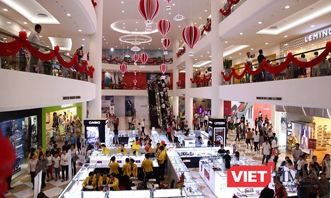 Cuộc đua sức bền giữa các doanh nghiệp bán lẻ trong nước và nước ngoài vẫn tiếp tục dai dẳng