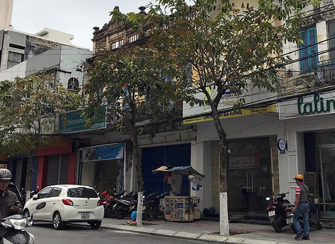 Ngôi nhà số 51 Nguyễn Thái Học (màu vàng) của ông Phan Văn Anh Vũ từng được gia đình ông Hồ Ánh ở và sinh hoạt