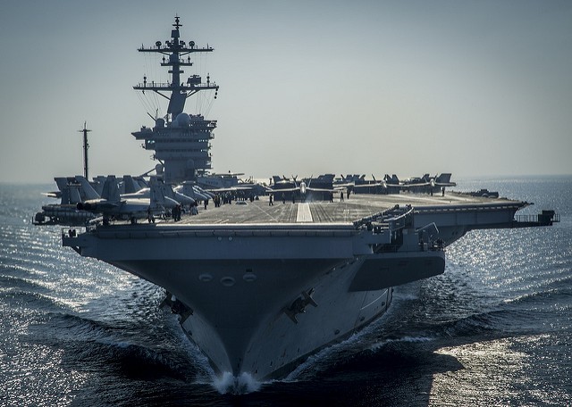 Trước khi đến Việt Nam, tàu USS Carl Vinson - siêu tàu sân bay thứ ba chạy bằng năng lượng hạt nhân lớp Nimitz của Mỹ, đã có chuyến thăm Philippines