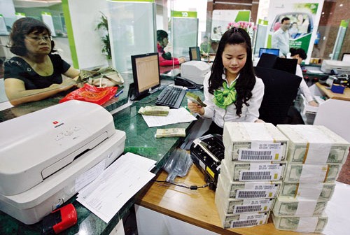 Không chỉ các ngân hàng yếu kém sáp nhập, lần này thị trường tài chính chờ đợi những