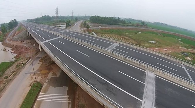 Đây là tuyến cao tốc dài nhất và hiện đại nhất Việt Nam, được Thủ tướng Nguyễn Tấn Dũng phát lệnh thông xe ngày 21/9/2014.