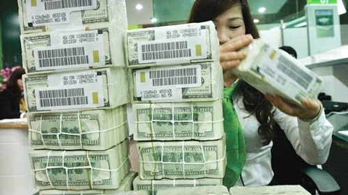 Sự thâm nhập của khối ngoại đang gây áp lực rất lớn và là cú hích cho sự phát triển của NH Việt nếu không muốn bị thua trên sân nhà.
