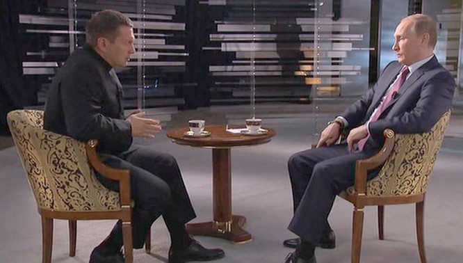 Tổng thống Putin trả lời phỏng vấn đài Nước Nga ngày 11.10 nói rằng tên lửa Klub của Nga không phải là cuộc chạy đua vũ trang với phương Tây, mà chỉ là hệ thống vũ khí hiện đại nâng cấp thay thế các hệ thống đã cũ - Ảnh: Truyền hình Nước Nga
