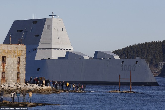 Ngắm siêu khu trục USS Zumwalt Mỹ giá 4,4 tỷ USD ảnh 3