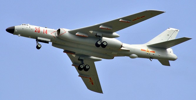 Máy bay ném bom tầm xa H-6K