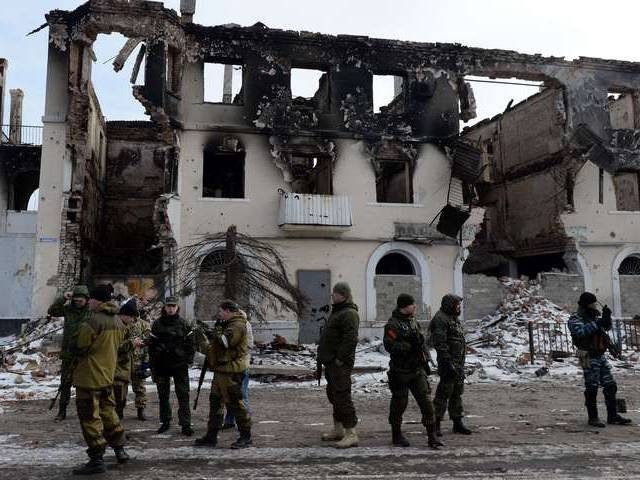 “Chảo lửa” Debaltsevo tan hoang sau trận huyết chiến khốc liệt ảnh 7