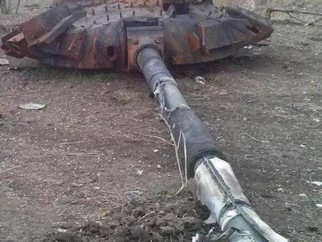 “Chảo lửa” Debaltsevo tan hoang sau trận huyết chiến khốc liệt ảnh 23