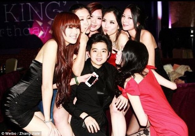 Giới siêu giàu Trung Quốc: Đua nhau tiệc sex và ăn chơi quái gở ảnh 11