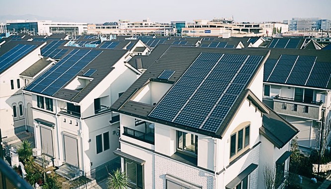 Kỳ lạ thành phố sử dụng năng lượng mặt trời ở Nhật Bản ảnh 1