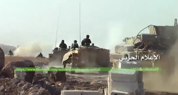 Chiến trận giằng co ác liệt giữa quân đội Syria và chiến binh IS, en - Nursa ảnh 16