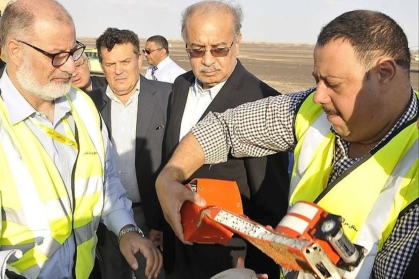 Tại hiện trường tai nạn A321 có những vật thể lạ ảnh 35