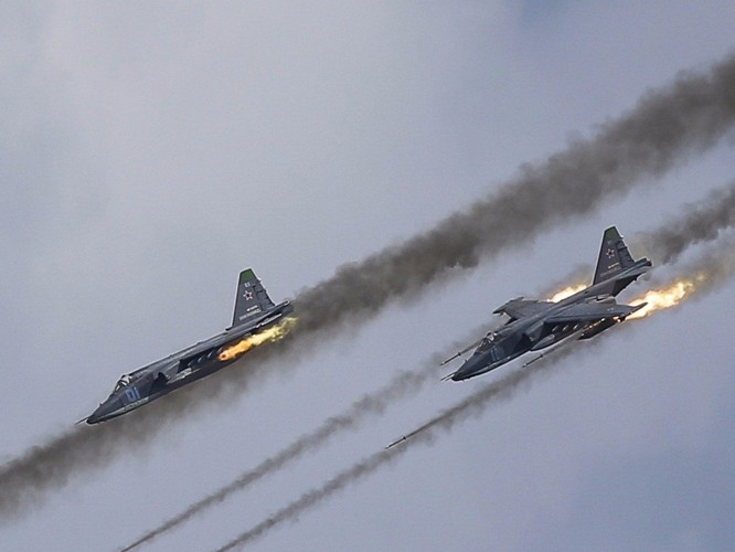 Phi cơ Nga tấn công mục tiêu tại Syria
