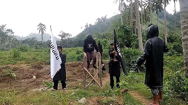 Sốc: IS tổ chức căn cứ huấn luyện khủng bố ở Philiphines ảnh 2